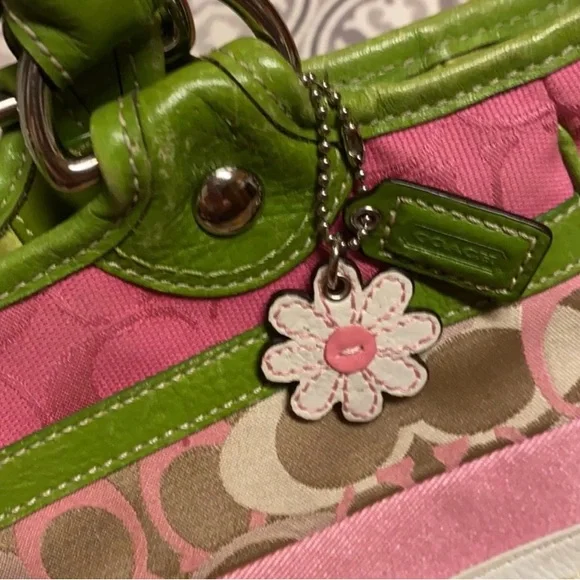 Beautiful Spring COACH Bag - Picture 2 of 7